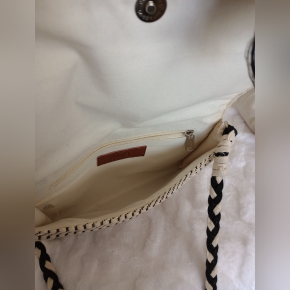 America & Beyond Bag - Picture 6 of 10